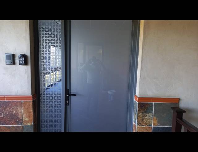 150M² BUSINESS TO LET IN SHERWOOD